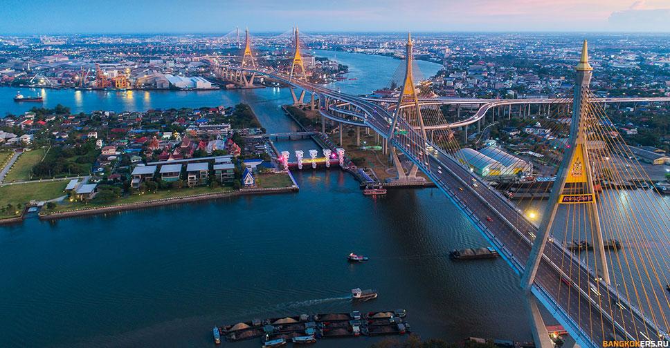 Мост Рамы IX — автомобильный вантовый мост через реку Чаупхрая, соединяющий районы Яннава и Ратбурана Бангкока. Первый вантовый мост в Таиланде и один из крупнейших вантовых мостов мира