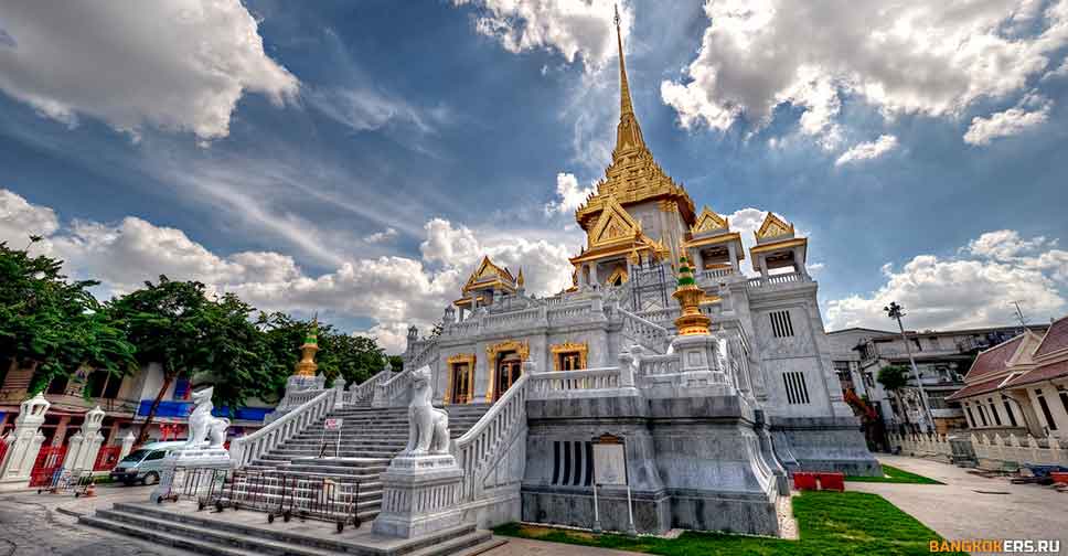 Храм золотого Будды Wat Traimit
